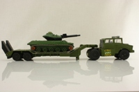 Matchbox Battle Kings K-106/1; Tank Transporter; Dark green, Sheridan Tank