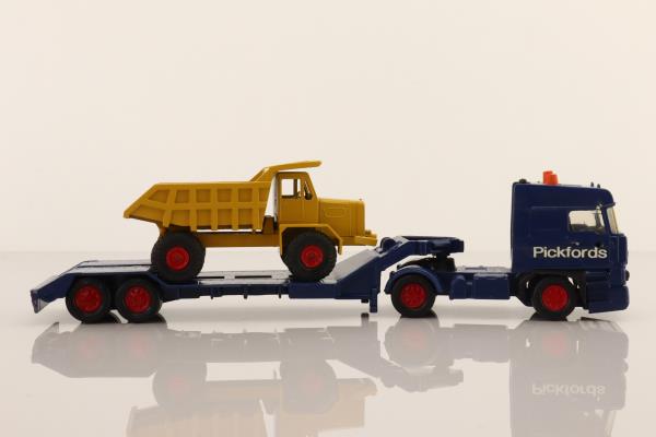 Matchbox SuperKings Code 3; DAF Low Loader; Pickfords, With Quarry Truck Load