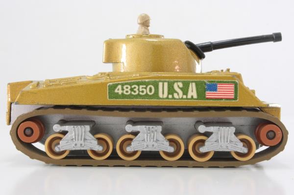 Matchbox Battle Kings K-101/1; Sherman Tank; Gold, Tan Rollers, Grey Tracks, USA 48350