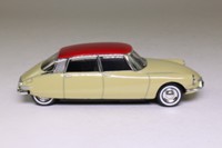 A Century of Cars: 22. Solido 1956 Citroen DS19