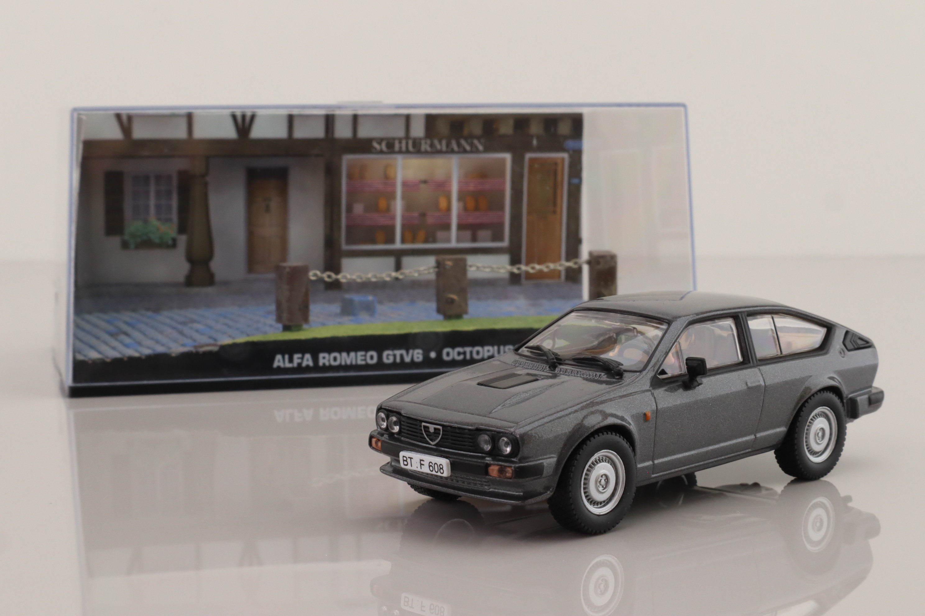 Ixo 1:43 Alfa Romeo GTV6 James Bond Movie Car Octopussy