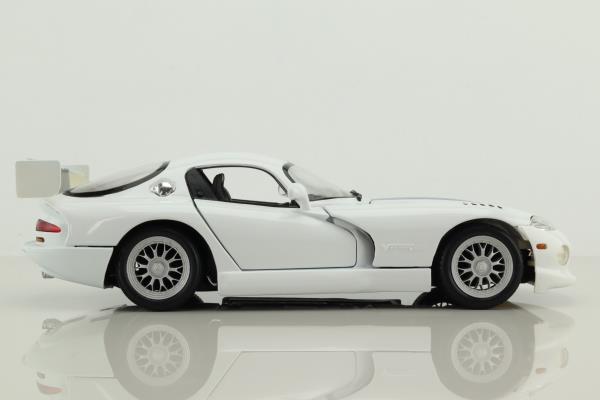 Maisto 31845; Dodge Viper GTS-R, White, Blue Stripes