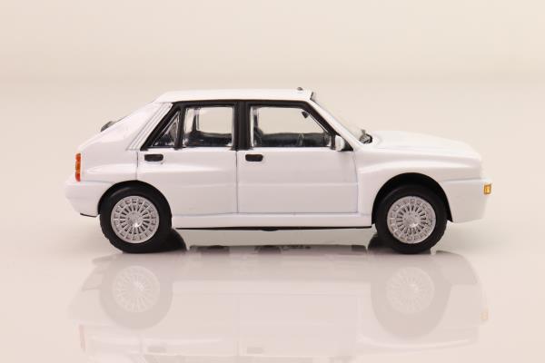 del Prado 66; 1987 Lancia Delta Integrale; White
