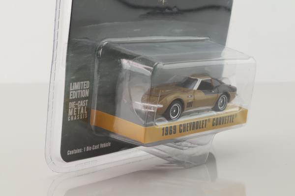 Greenlight 30073; 1969 Chevrolet Corvette; Metallic Gold and Black